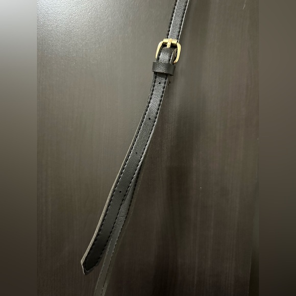 Simple Black Purse - Picture 2 of 3